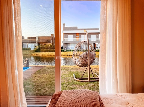 Casa térrea beira lago: 44ª foto da galeria de imagens do imóvel