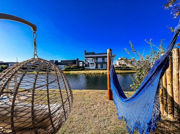 Casa térrea beira lago: 49ª foto da galeria de imagens do imóvel