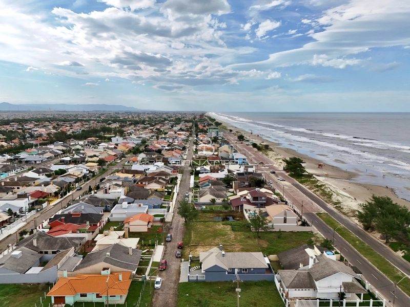 Casa quadra mar em Atlântida Sul: 5ª foto da galeria de imagens do imóvel