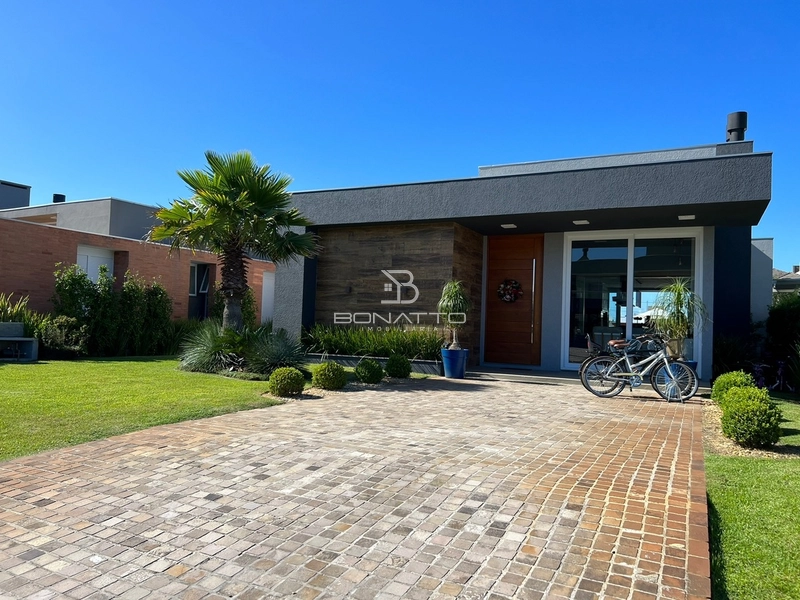 Casa térrea beira lago: 3ª foto da galeria de imagens do imóvel