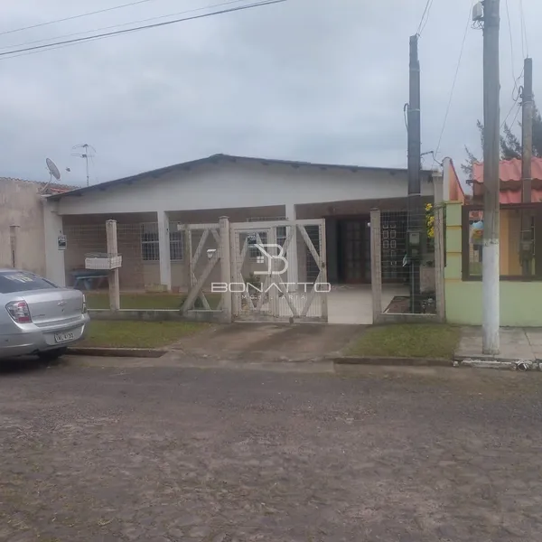CASA EM ATLÂNTIDA SUL: 1ª foto da galeria de imagens do imóvel