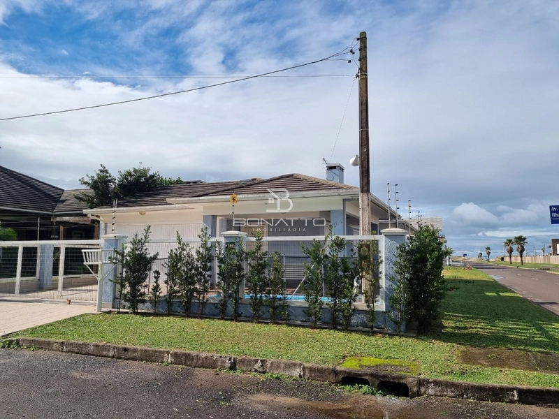 Casa a venda de esquina com 4 dormitórios em Atlantida Sul: 4ª foto da galeria de imagens do imóvel