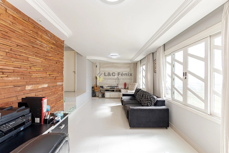 CASA EM COLOMBO: 10ª foto da galeria de imagens do imóvel