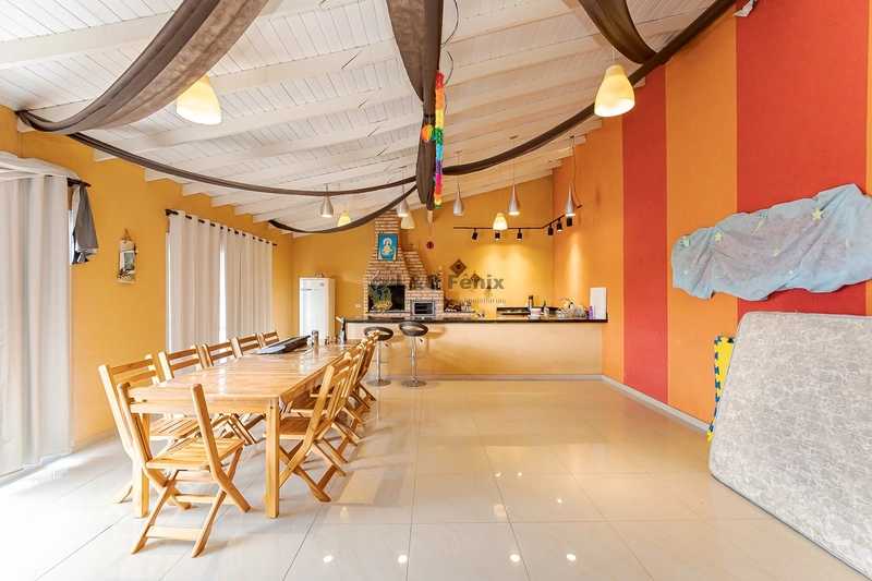 CASA EM COLOMBO: 44ª foto da galeria de imagens do imóvel