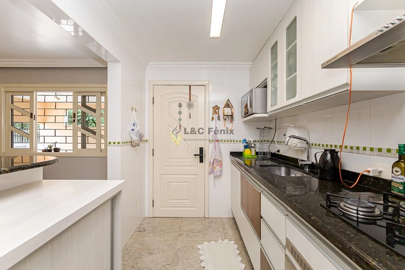 CASA EM COLOMBO: 32ª foto da galeria de imagens do imóvel