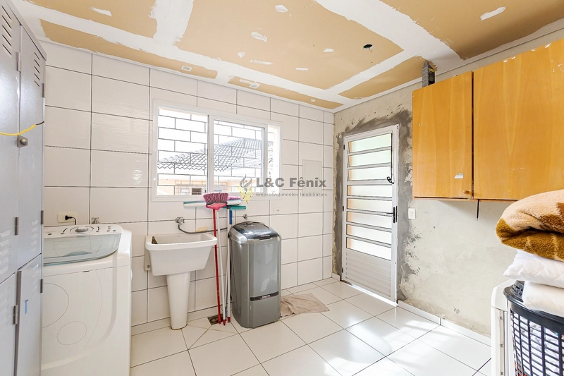 CASA EM COLOMBO: 49ª foto da galeria de imagens do imóvel