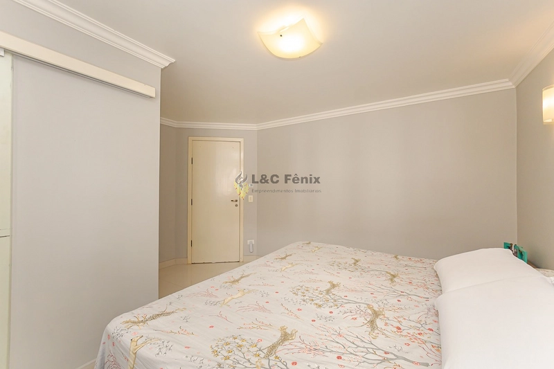 CASA EM COLOMBO: 18ª foto da galeria de imagens do imóvel