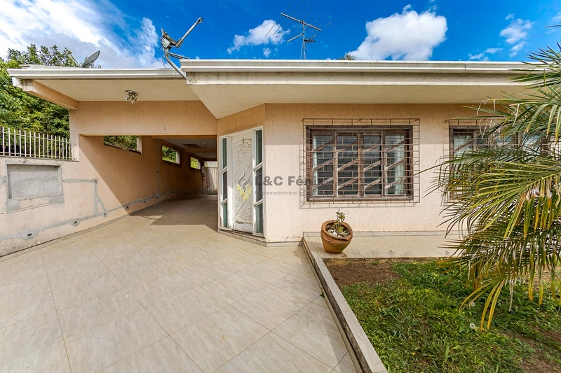 CASA EM COLOMBO: 2ª foto da galeria de imagens do imóvel