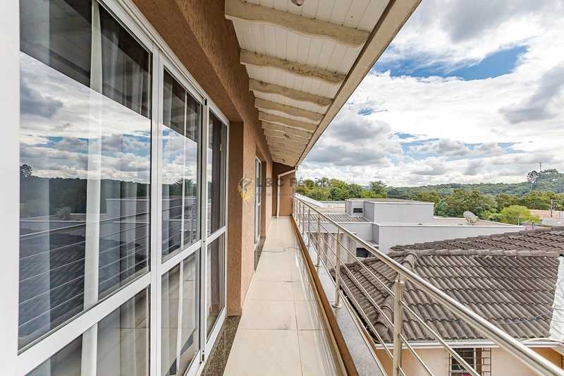 CASA EM COLOMBO: 38ª foto da galeria de imagens do imóvel