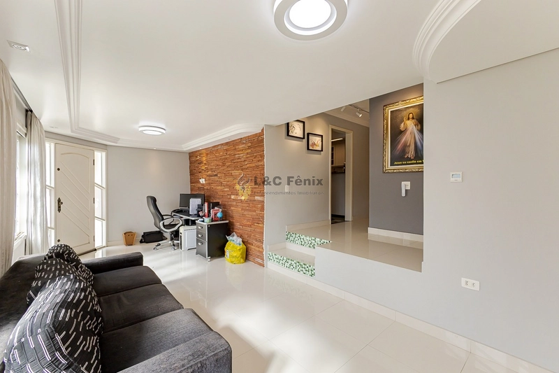 CASA EM COLOMBO: 9ª foto da galeria de imagens do imóvel