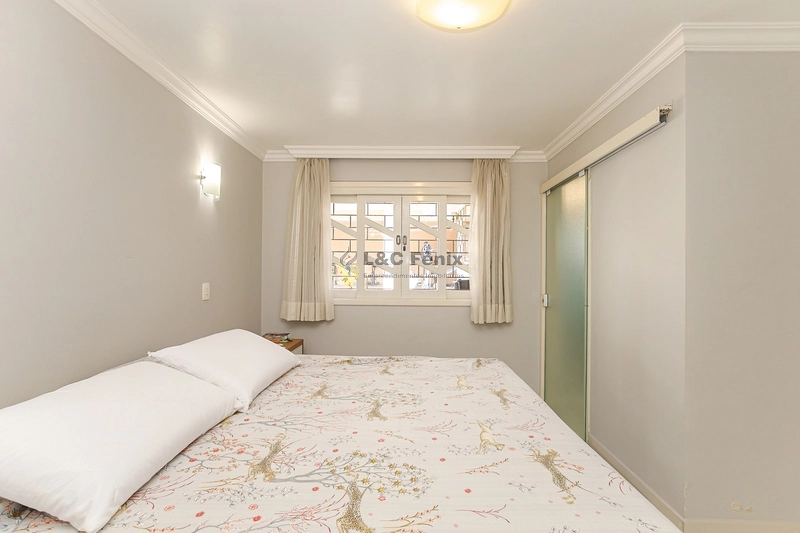 CASA EM COLOMBO: 22ª foto da galeria de imagens do imóvel