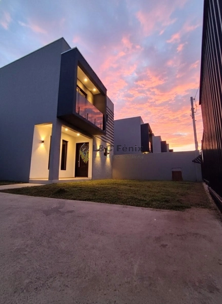 SOBRADO EM COLOMBO PRONTP PARA MORAR