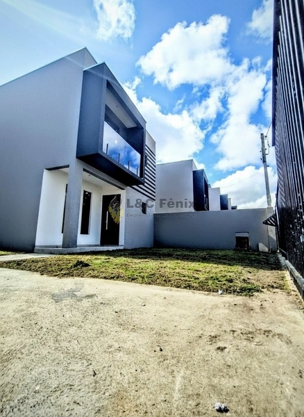 SOBRADO EM COLOMBO PRONTP PARA MORAR: 2ª foto da galeria de imagens do imóvel