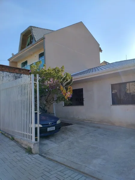 Casa a venda em Curitiba: 1ª foto da galeria de imagens do imóvel