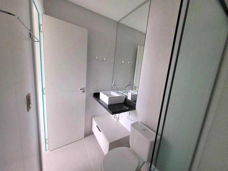 ***APARTAMENTOS NA MEIA PRAIA***: 16ª foto da galeria de imagens do imóvel