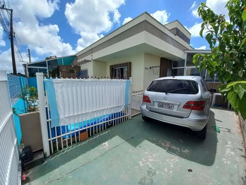 CASA DE ESQUINA COM PISCINA EM GRAVATÁ DE NAVEGANTES: 3ª foto da galeria de imagens do imóvel
