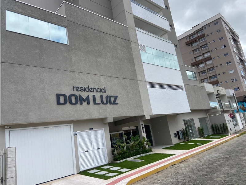 APARTAMENTO NO CENTRO DE NAVEGANTES: 2ª foto da galeria de imagens do imóvel