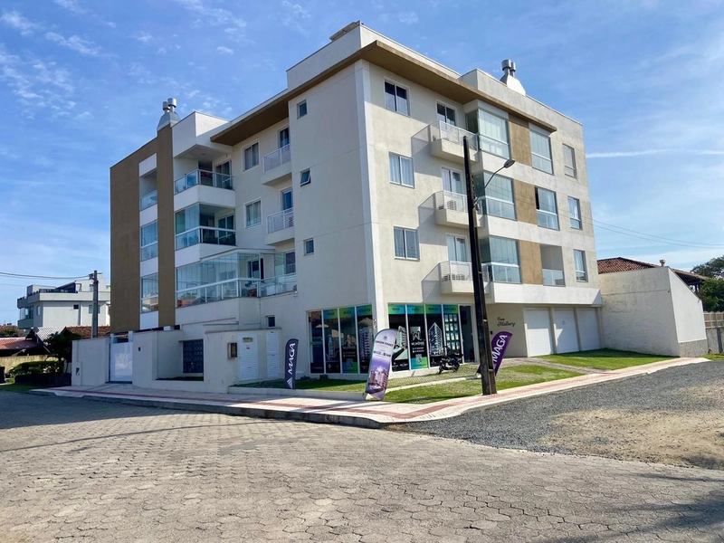 APARTAMENTO MOBILIADO A POUCOS PASSOS DA PRAIA EM NAVEGANTES/SC: 3ª foto da galeria de imagens do imóvel