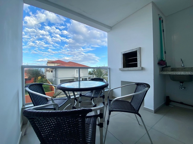 APARTAMENTO MOBILIADO A POUCOS PASSOS DA PRAIA EM NAVEGANTES/SC: 4ª foto da galeria de imagens do imóvel