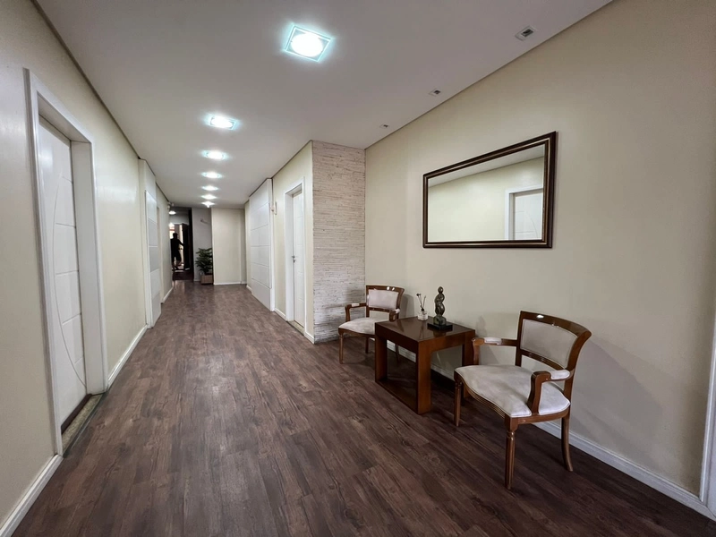 APARTAMENTO PRONTO PRA MORAR NO CENTRO DE NAVEGANTES/SC: 2ª foto da galeria de imagens do imóvel