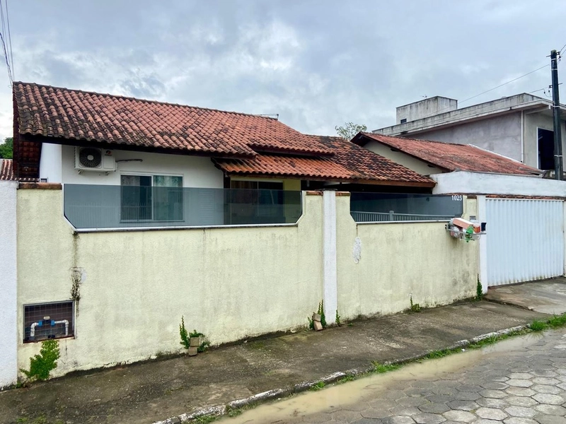 Casa Averbada com Piscina / Meia Praia - Navegantes/SC: 5ª foto da galeria de imagens do imóvel