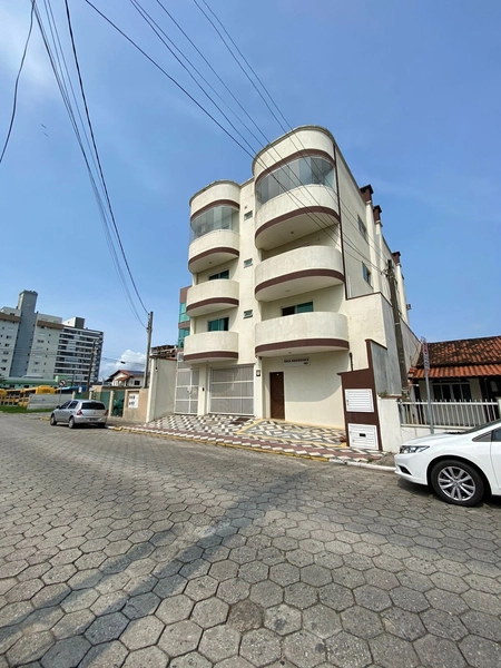 APARTAMENTO SEMI MOBILIADO CENTRO DE NAVEGANTES - 50 METROS DA PRAIA: 3ª foto da galeria de imagens do imóvel