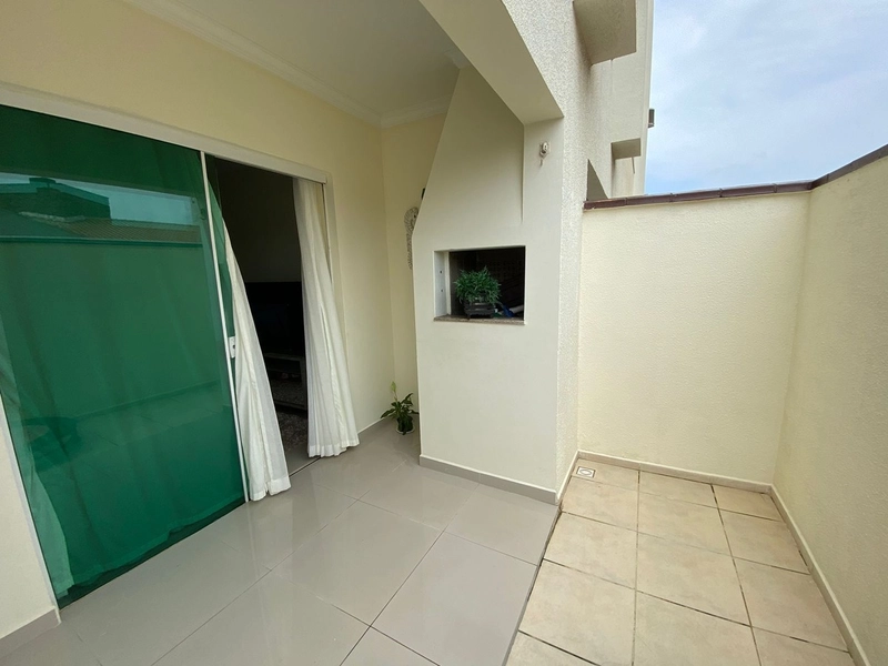 APARTAMENTO SEMI MOBILIADO CENTRO DE NAVEGANTES - 50 METROS DA PRAIA: 5ª foto da galeria de imagens do imóvel