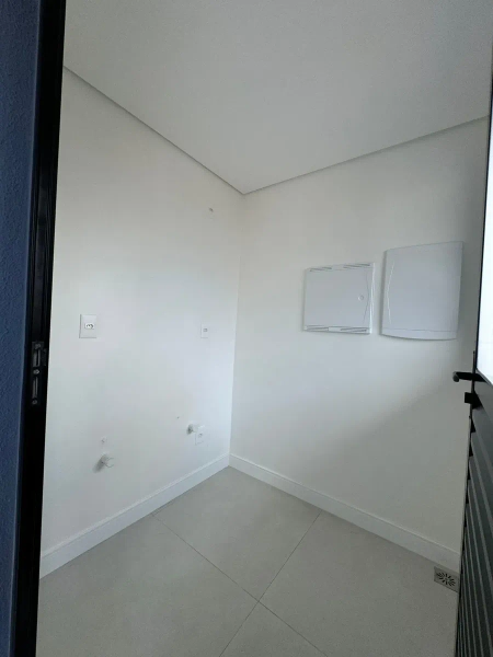 APARTAMENTO PRONTO PRA MORAR - CENTRO DE NAVEGANTES: 5ª foto da galeria de imagens do imóvel
