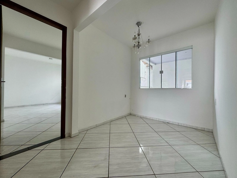 CASA NO CENTRO DE NAVEGANTES/SC: 14ª foto da galeria de imagens do imóvel