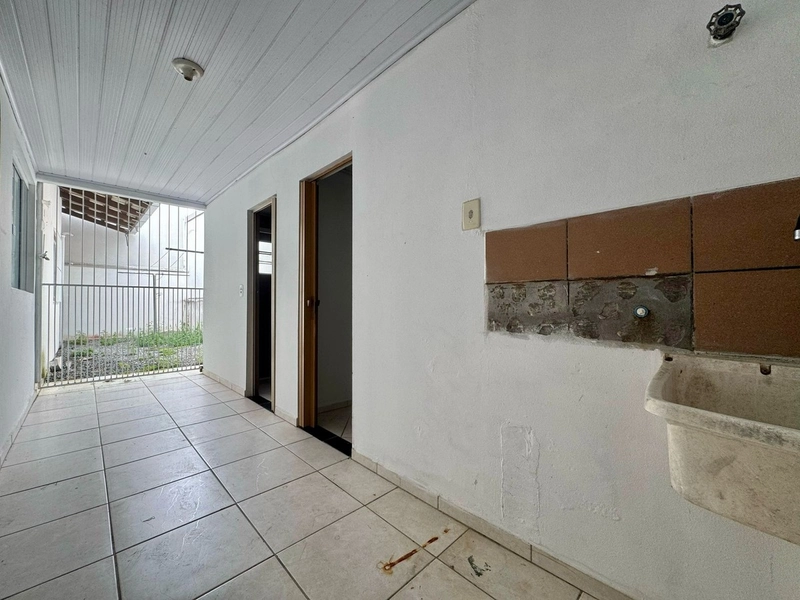 CASA NO CENTRO DE NAVEGANTES/SC: 7ª foto da galeria de imagens do imóvel