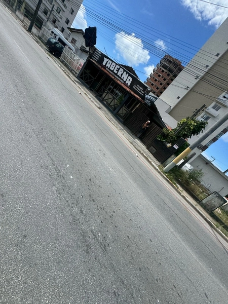 Terreno comercial com 2 casas simples na principal avenida do Gravatá: 4ª foto da galeria de imagens do imóvel