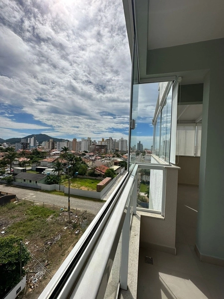 COBERTURA COM 03 SUITES NA PRAIA DO GRAVATÁ/NAVEGANTES: 2ª foto da galeria de imagens do imóvel