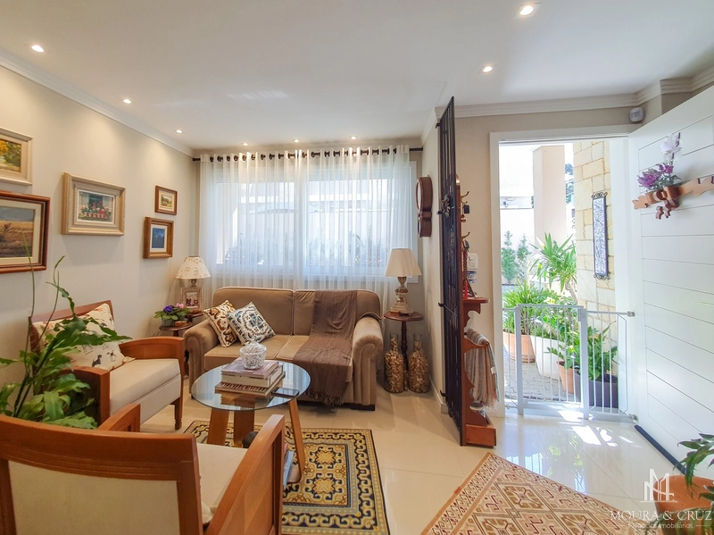 Casa geminada semi mobiliada 3 quartos em Canela: 2ª foto da galeria de imagens do imóvel