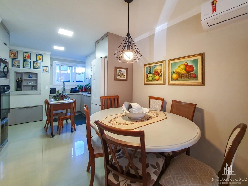 Casa geminada semi mobiliada 3 quartos em Canela: 4ª foto da galeria de imagens do imóvel