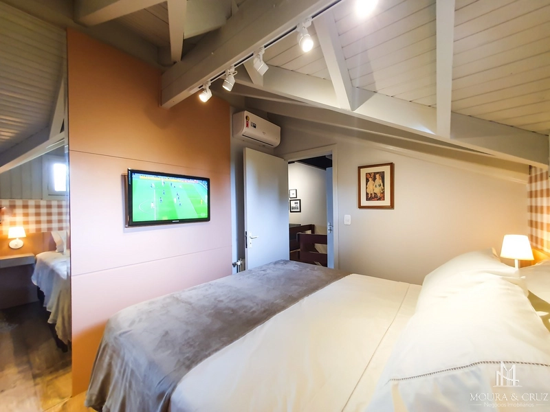 Apartamento cobertura duplex 3 quartos mobiliada no Centro de Gramado: 17ª foto da galeria de imagens do imóvel