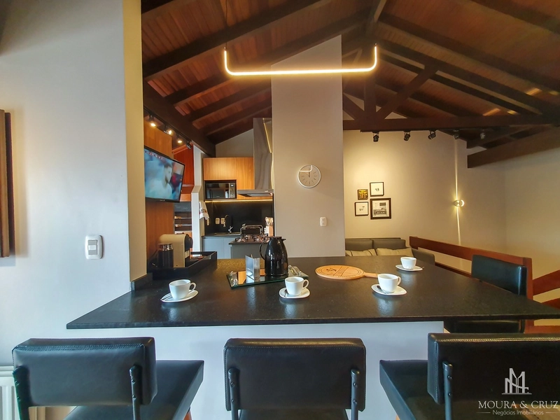 Apartamento cobertura duplex 3 quartos mobiliada no Centro de Gramado: 4ª foto da galeria de imagens do imóvel
