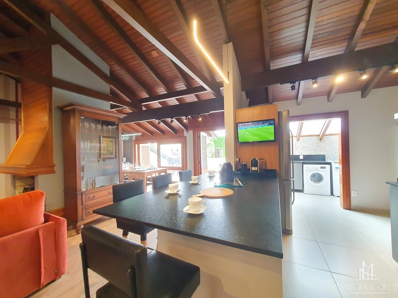 Apartamento cobertura duplex 3 quartos mobiliada no Centro de Gramado: 6ª foto da galeria de imagens do imóvel