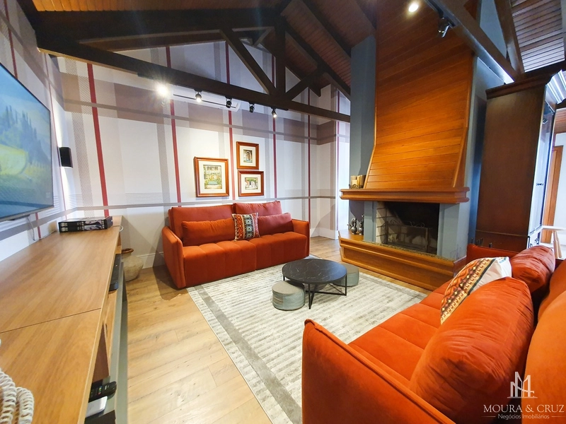 Apartamento cobertura duplex 3 quartos mobiliada no Centro de Gramado: 1ª foto da galeria de imagens do imóvel