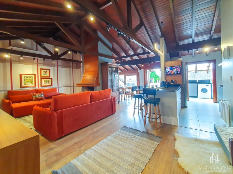 Apartamento cobertura duplex 3 quartos mobiliada no Centro de Gramado: 2ª foto da galeria de imagens do imóvel