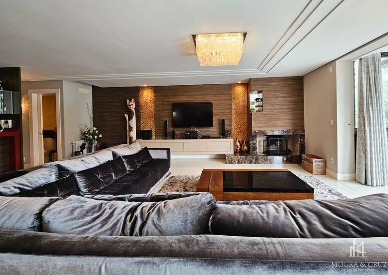 Apartamento mobiliado 4 quartos no Centro de Gramado: 2ª foto da galeria de imagens do imóvel
