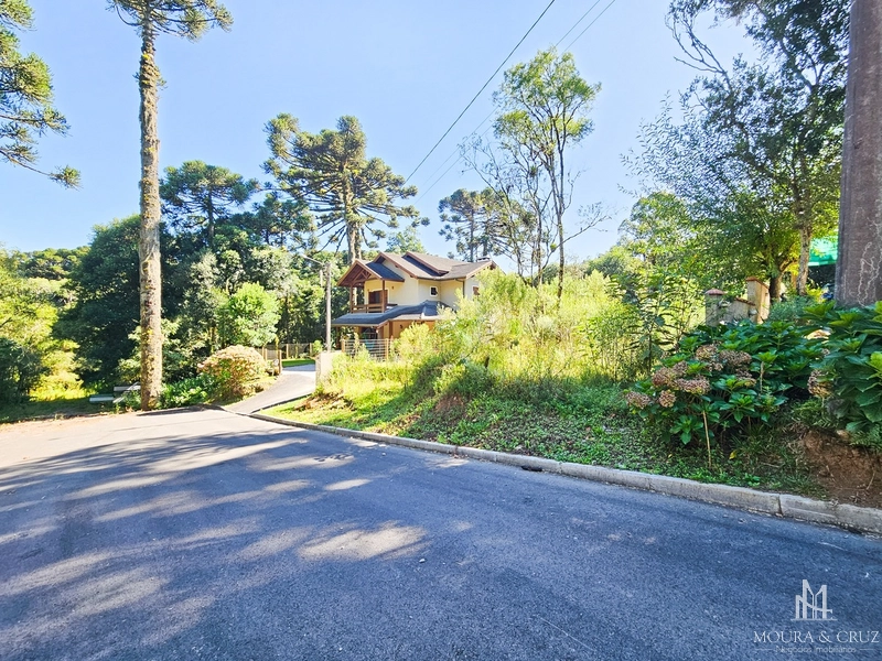 Terreno em Gramado: 2ª foto da galeria de imagens do imóvel