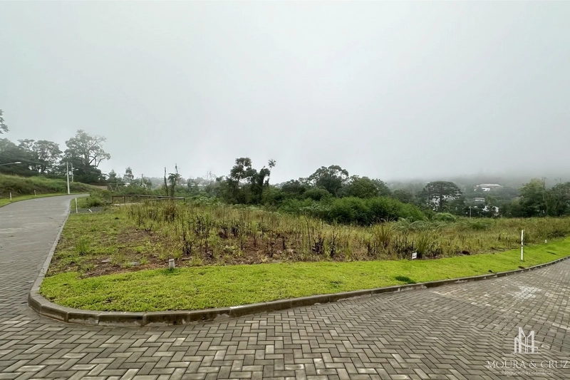 Terreno no Esperanto em Gramado: 3ª foto da galeria de imagens do imóvel