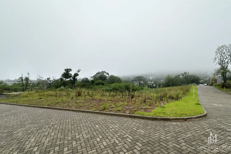 Terreno no Esperanto em Gramado: 2ª foto da galeria de imagens do imóvel