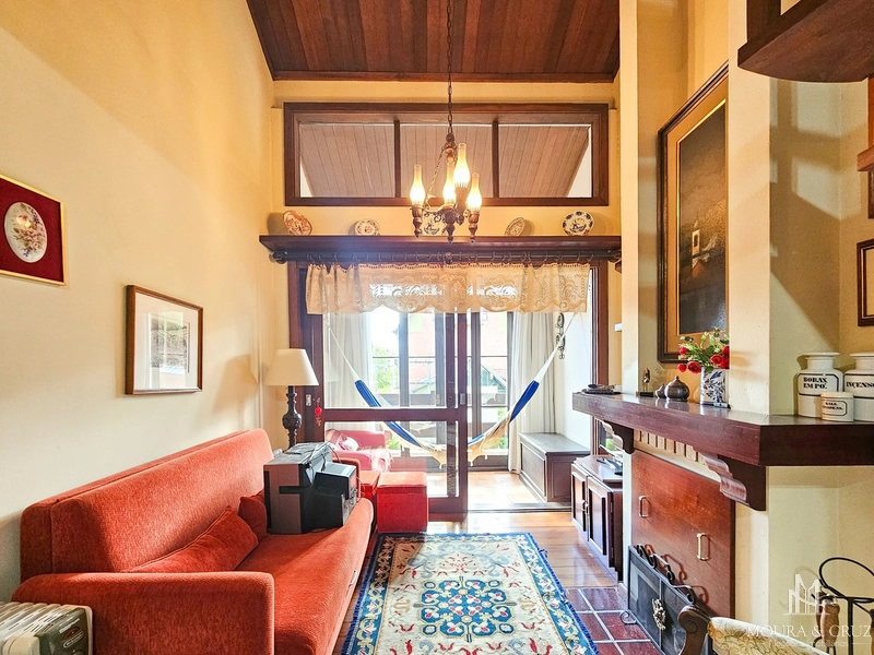 Apartamento duplex mobiliado com 2 quartos no Planalto em Gramado: 2ª foto da galeria de imagens do imóvel