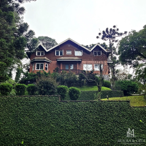 Casa 5 quartos no bairro Planalto em Gramado: 1ª foto da galeria de imagens do imóvel