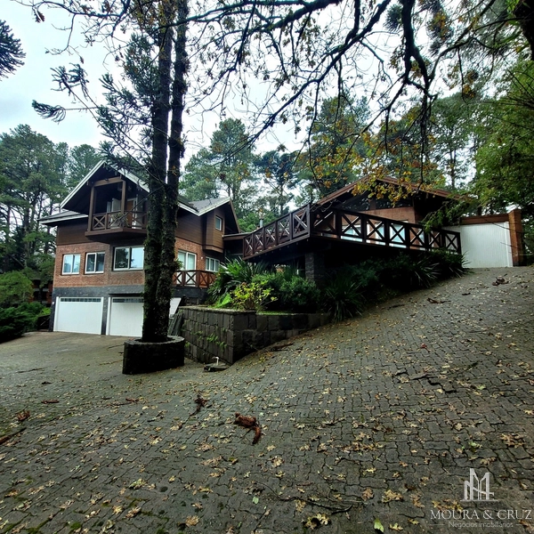 Casa 5 quartos no bairro Planalto em Gramado: 3ª foto da galeria de imagens do imóvel