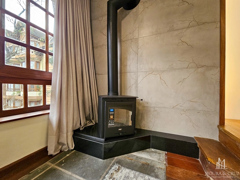 Apartamento Cobertura mobiliado 2 quartos no Centro de Gramado: 3ª foto da galeria de imagens do imóvel