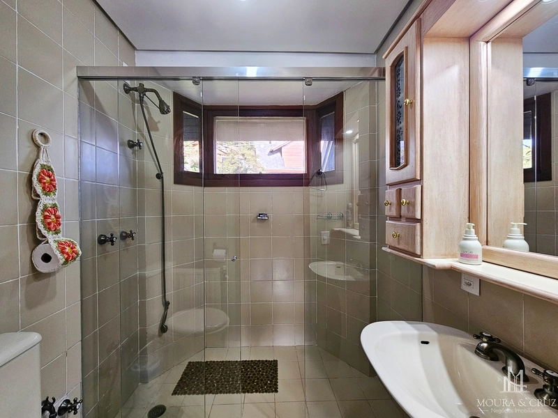 Casa 4 quartos mobiliada em condomínio no Centro de Gramado: 18ª foto da galeria de imagens do imóvel