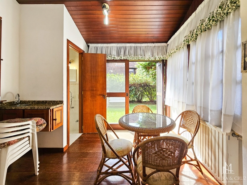 Casa 4 quartos mobiliada em condomínio no Centro de Gramado: 6ª foto da galeria de imagens do imóvel