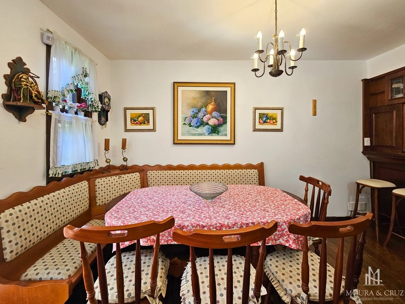 Casa 4 quartos mobiliada em condomínio no Centro de Gramado: 2ª foto da galeria de imagens do imóvel